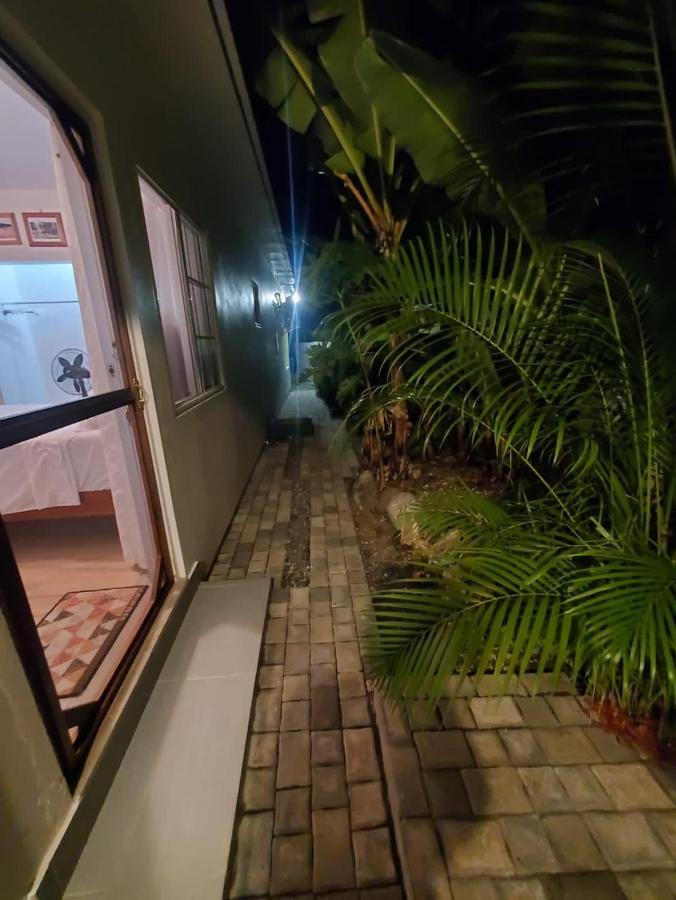 Centrally Located Room - 5 Port Antonio Kültér fotó